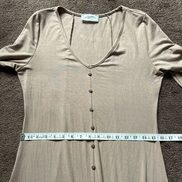 Carly Jean Los Angeles Corey Taupe Maxi Dress - Picture 9 of 11